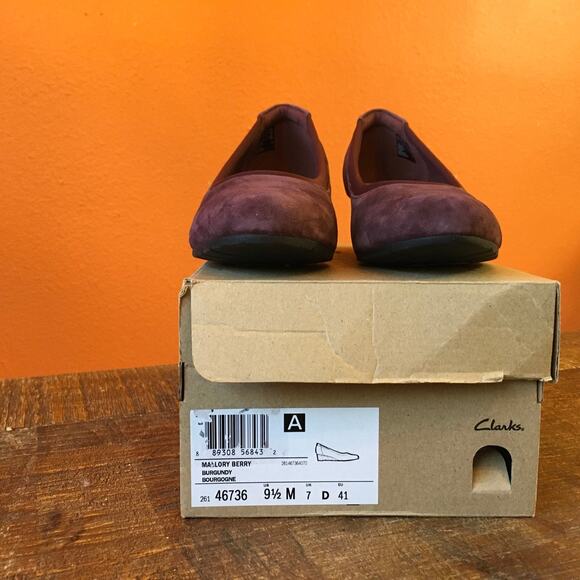 NIB Clarks Mallory Berry Wedge Heel Burgundy 9.5 Corpcore Workwear Classic - Picture 2 of 6